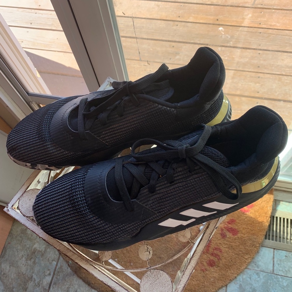 “ADIDAS” Pro Bounce Low  NWOT
